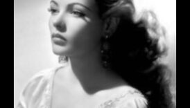 אייקוני פצצה ברונטיים Faceoff: מראה החתימה של מי מנצח?