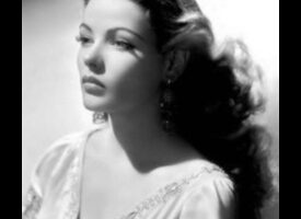 אייקוני פצצה ברונטיים Faceoff: מראה החתימה של מי מנצח?