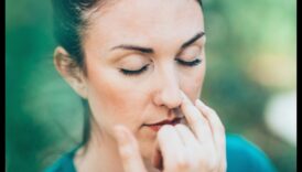 לנשום בקלות: טכניקות חיוניות לשלווה יומיומית