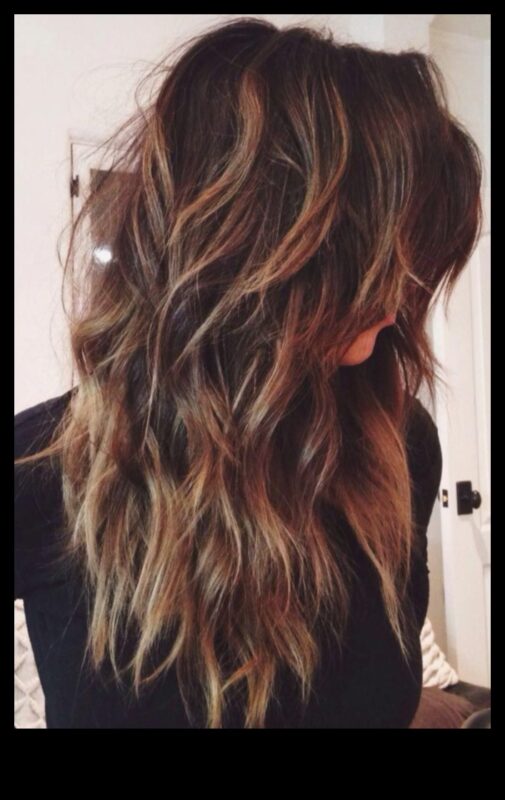 גלים ושכבות: יצירת מרקם בשיער באורך בינוני